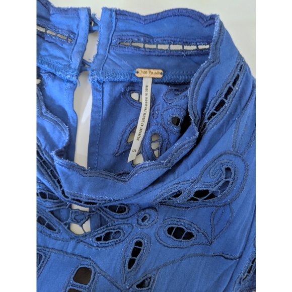 Free People Royal Blue Embroidered Floral Tank Cotton Eyelet Lace Whimsical sz L - Picture 7 of 8